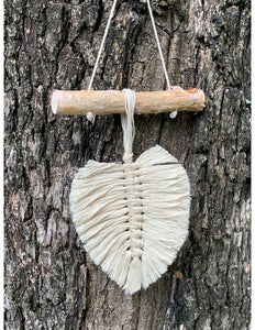 Small Cream Macrame Leaf